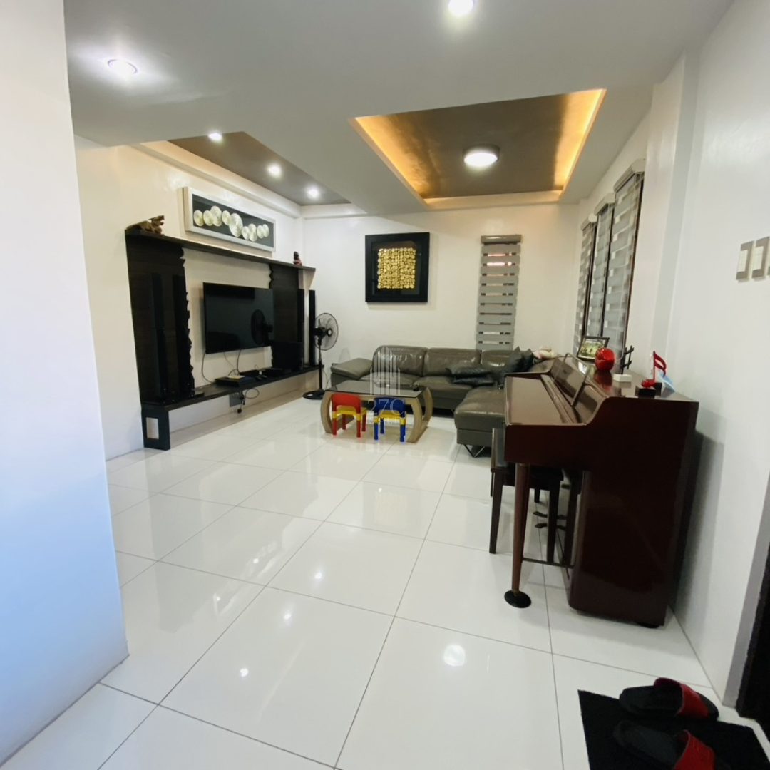 Relatively-New-House-Lot-in-Better-Living-Subdivision-Paranaque
