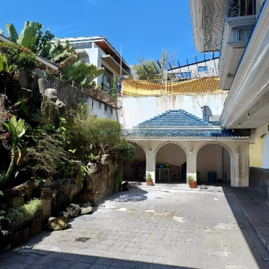 Corinthian-Gardens-Quezon-City-2-Storey-House-for-Sale-4