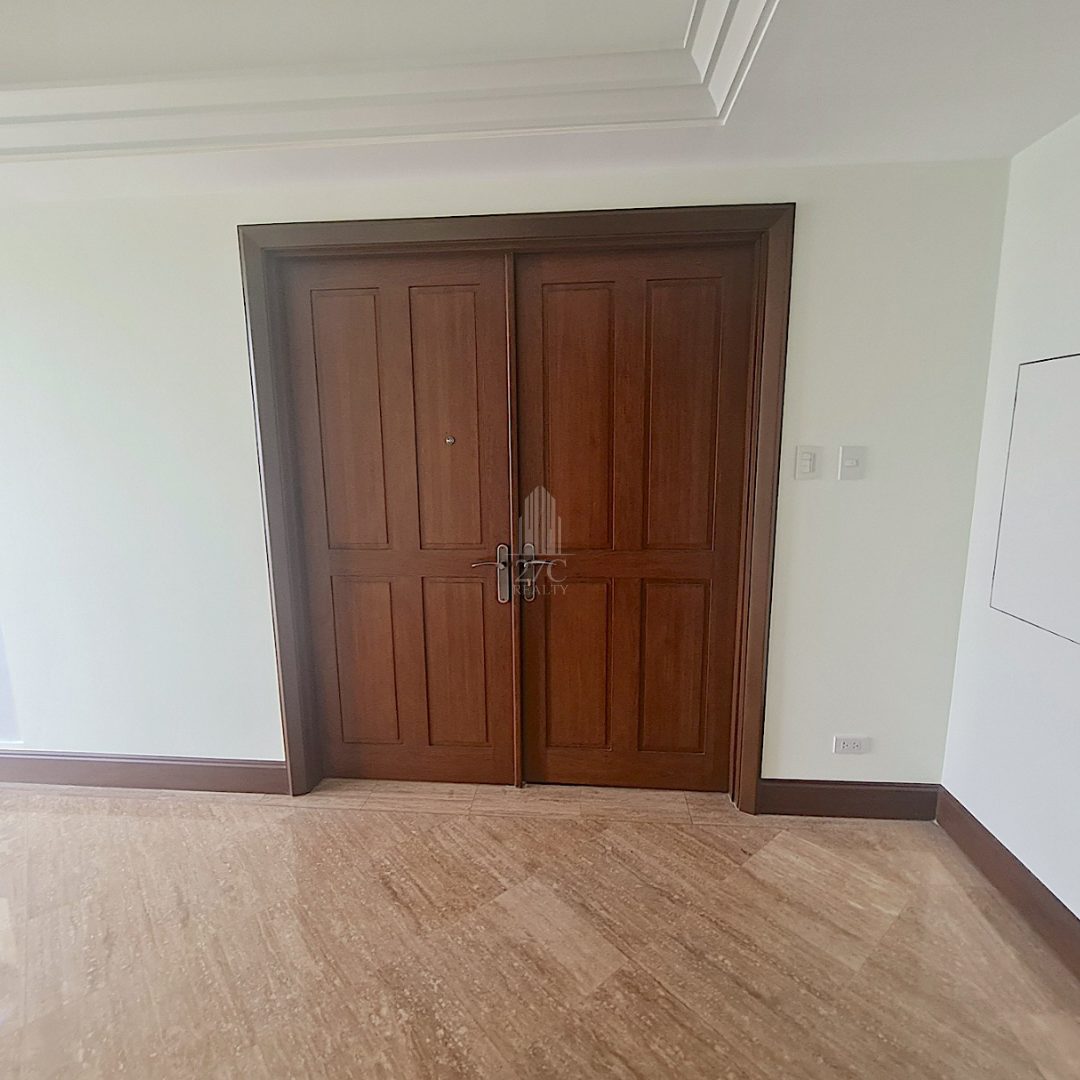 Discovery-Primea-Ayala-Ave.-Makati-Ultra-Luxury-7BR-Unit-for-Sale-2