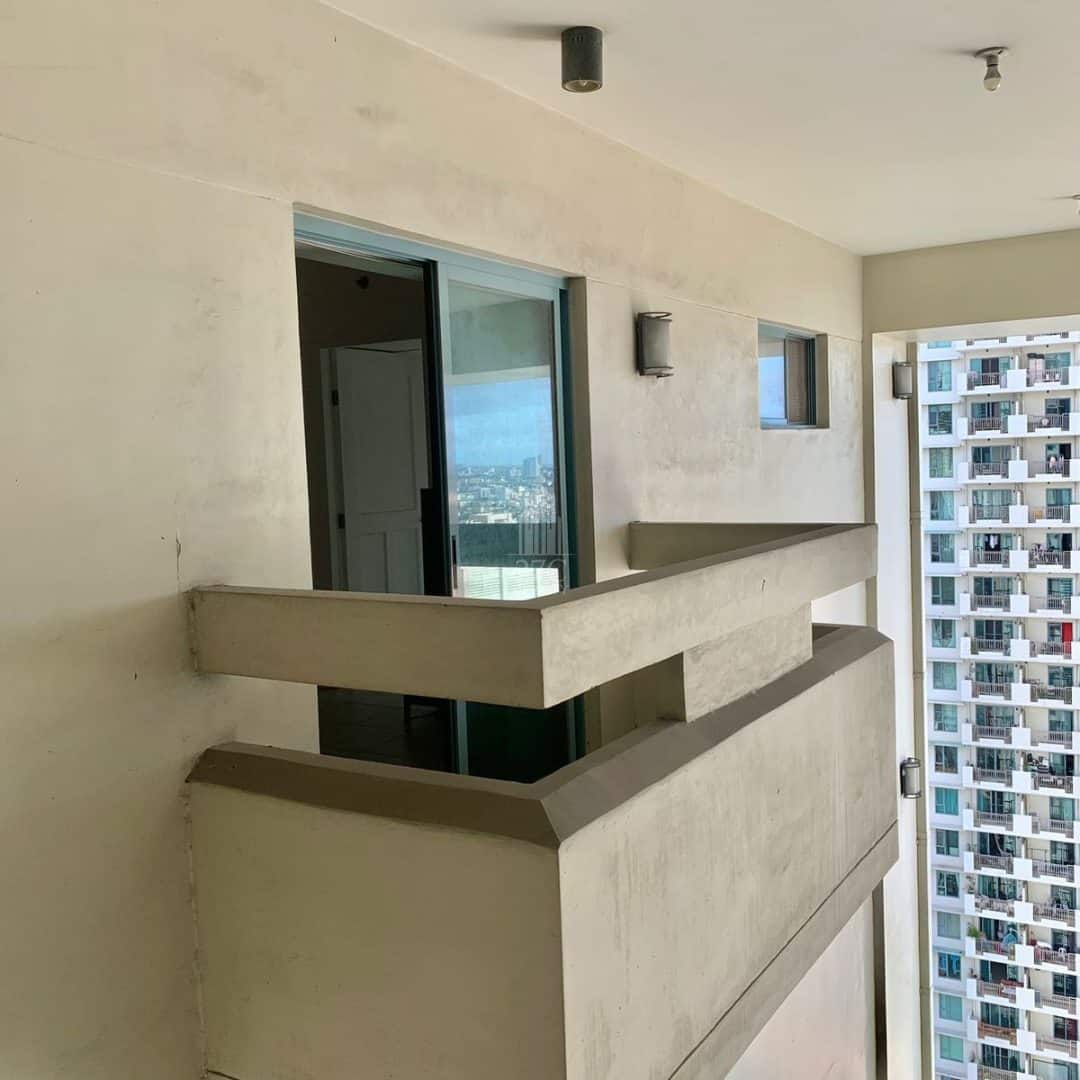 Fully-furnished-2BR-Unit-For-Sale-in-Iris-Tower-Tivoli-Garden-Residences-9.