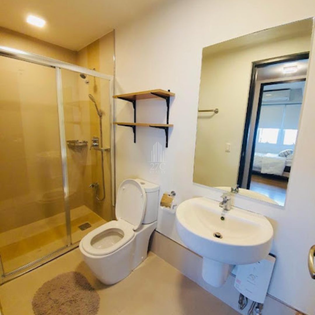 Spacious-2BR-Unit-For-Rent-in-Aston-Two-Serendra-Taguig
