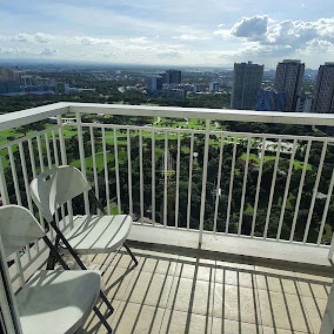 Spacious-2BR-Unit-For-Rent-in-Aston-Two-Serendra-Taguig-